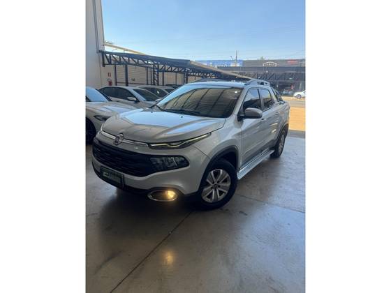 FIAT TORO 1.8 16V EVO FLEX FREEDOM AT6 FIAT TORO 1.8 16V EVO FLEX FREEDOM AT6